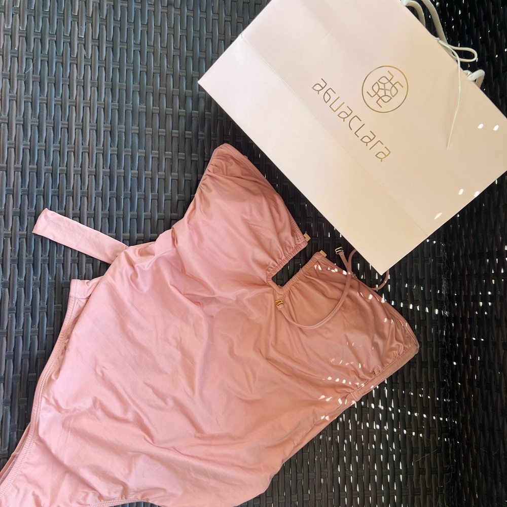 AGUACLARA One piece bandeau with detachable comfortable strap. Size L